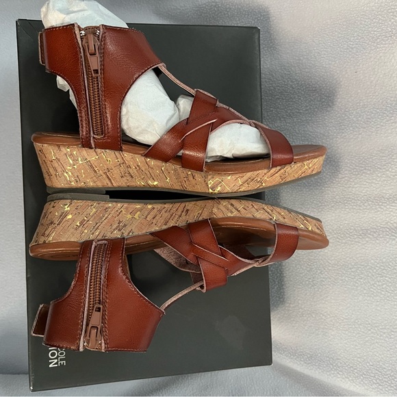 NIB Kenneth Cole Reaction Run My LK Wedge Girls Sandal Brown Natural Size 3 - Picture 2 of 9